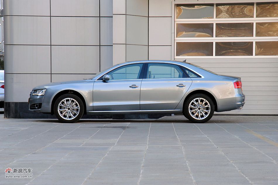 2011款奥迪A8L到店高清实拍