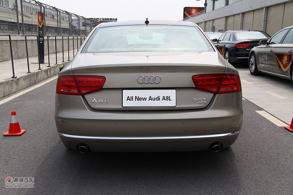2011A8L