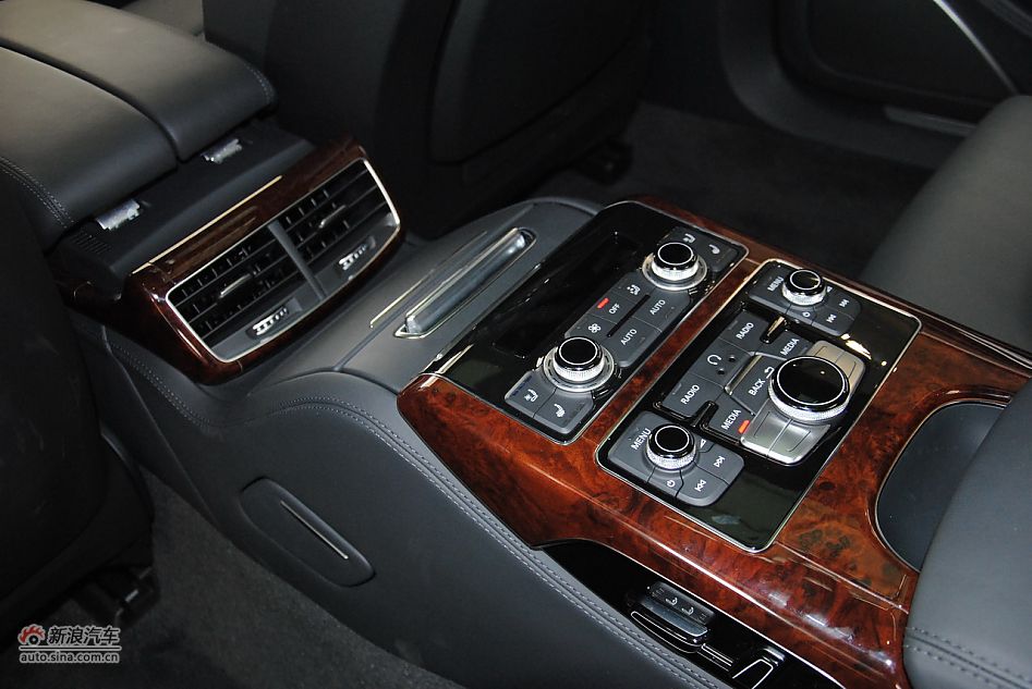 2011款奥迪A8L 6.3L FST W12