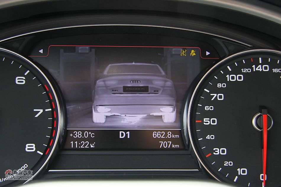 新浪汽车体验试驾奥迪A8L W12-内饰功能