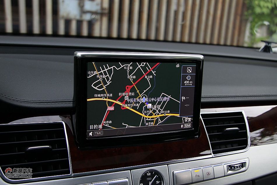 新浪汽车体验试驾奥迪A8L W12-内饰功能