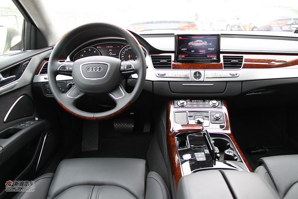 2011款A8L内饰