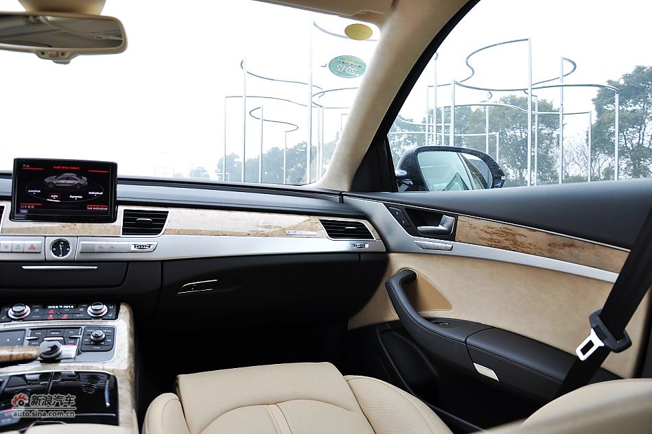 全新奥迪A8L内饰