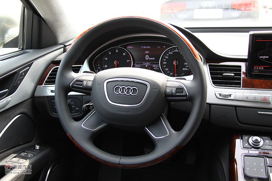 2011款A8L内饰