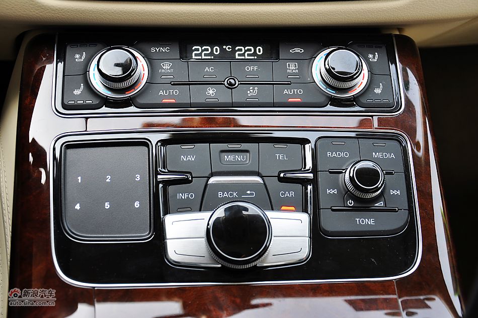全新奥迪A8L内饰
