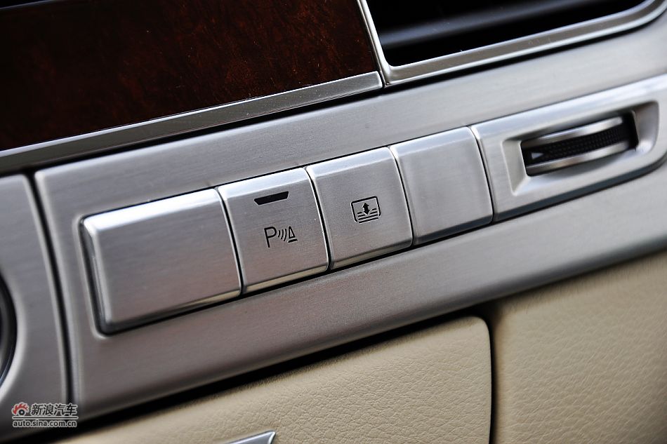 全新奥迪A8L内饰