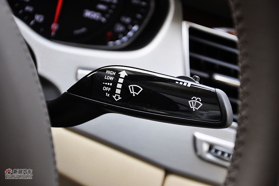 全新奥迪A8L内饰