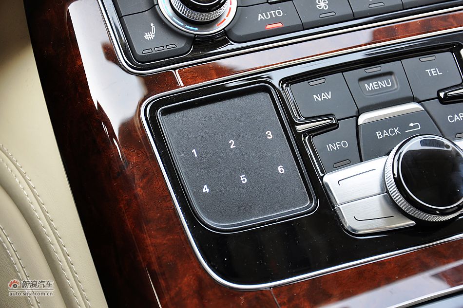 全新奥迪A8L内饰