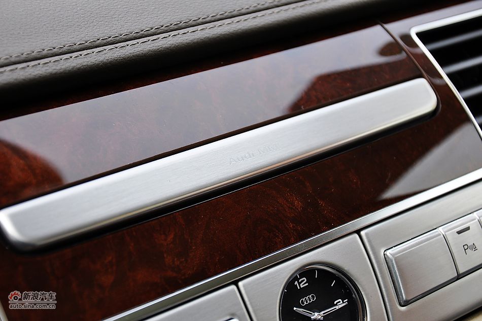 全新奥迪A8L内饰