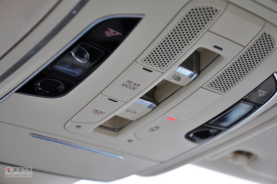 全新奥迪A8L内饰
