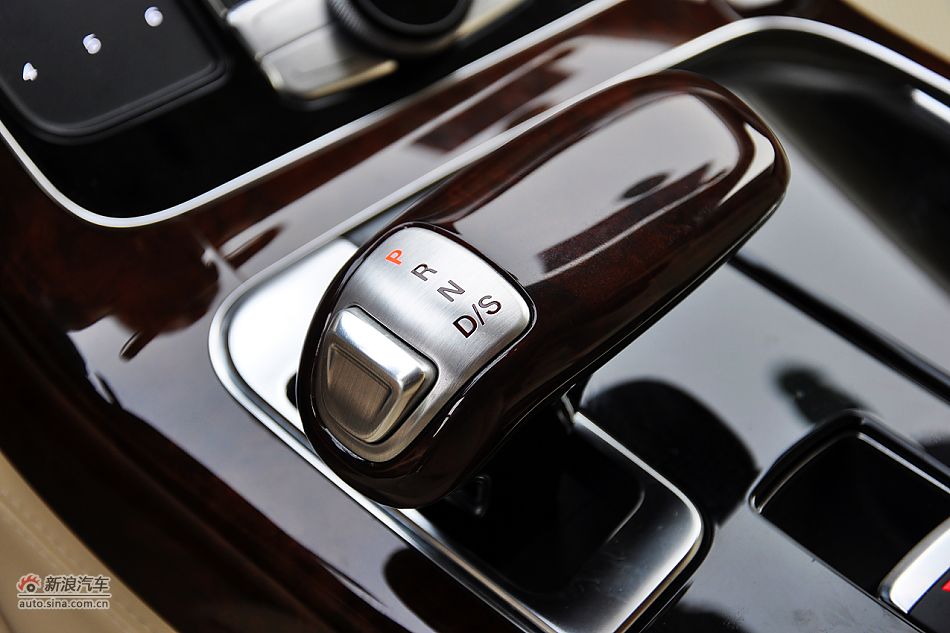 全新奥迪A8L内饰