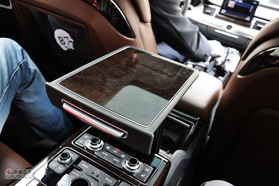 全新奥迪A8L内饰