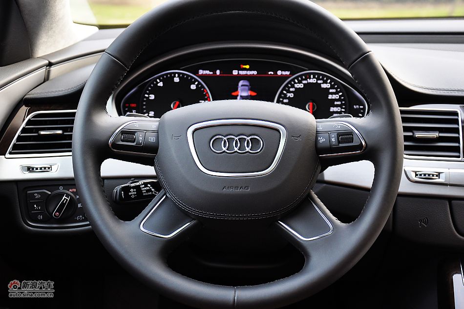 全新奥迪A8L内饰