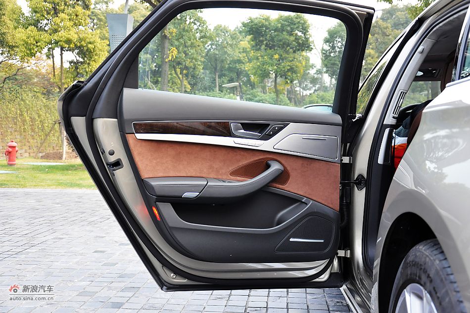 全新奥迪A8L内饰