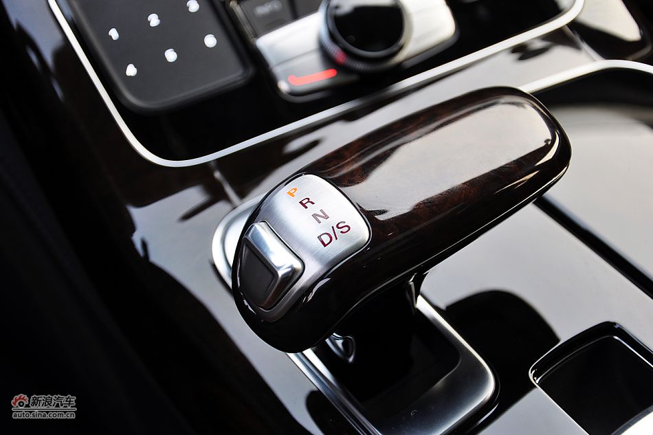 全新奥迪A8L内饰