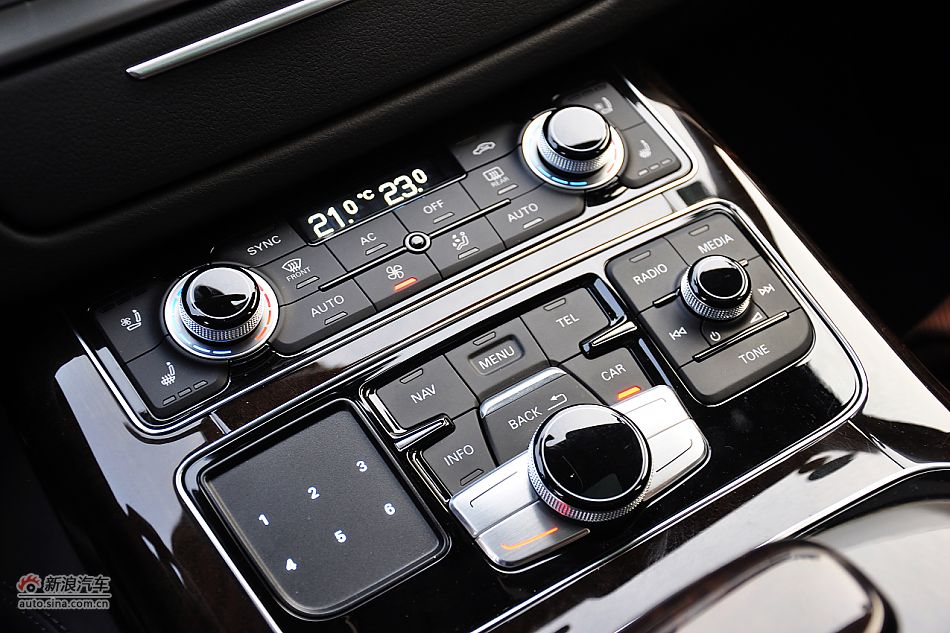 全新奥迪A8L内饰