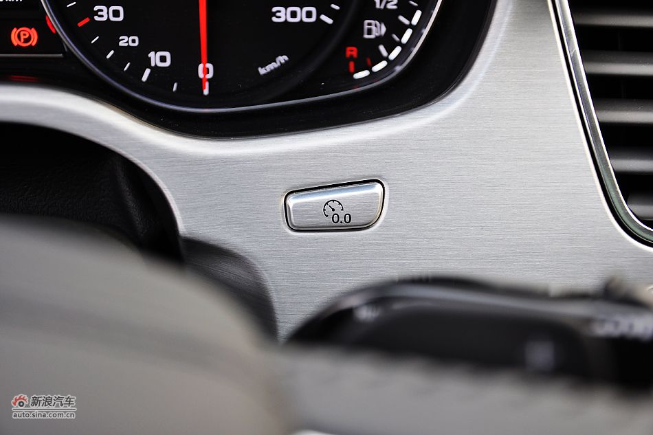 全新奥迪A8L内饰