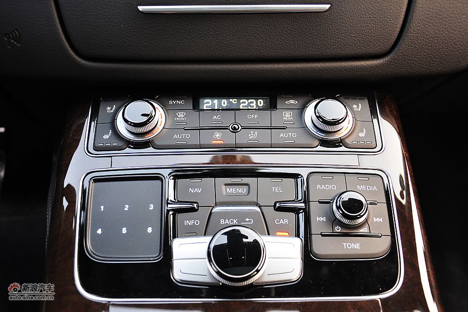 全新奥迪A8L内饰