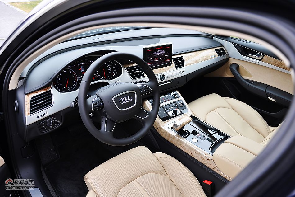 全新奥迪A8L内饰
