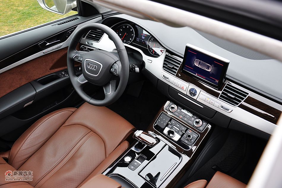 全新奥迪A8L内饰