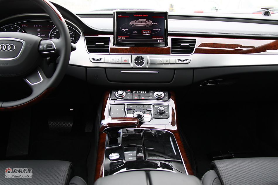 2011款A8L内饰