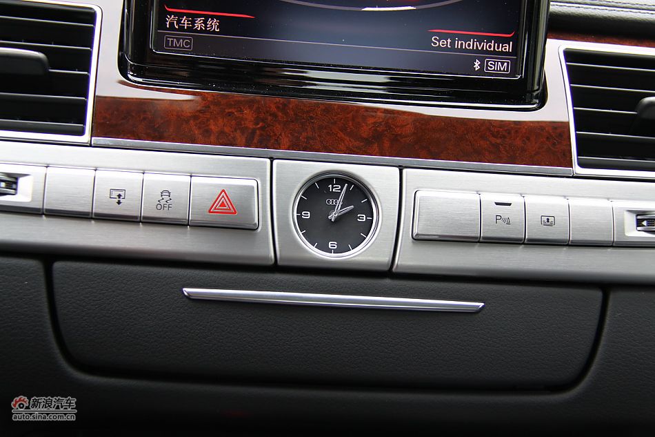 2011款A8L内饰