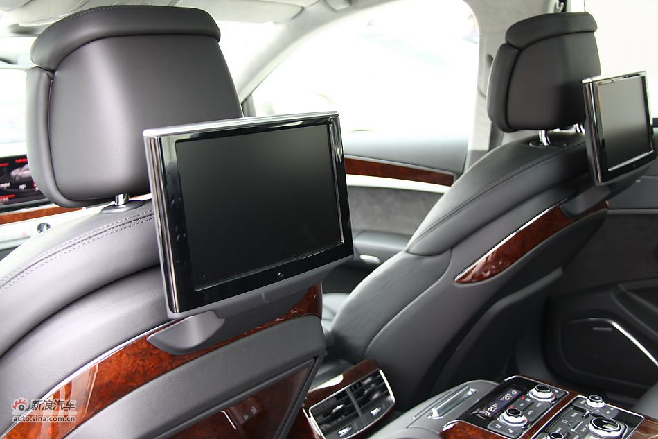 2011款A8L内饰