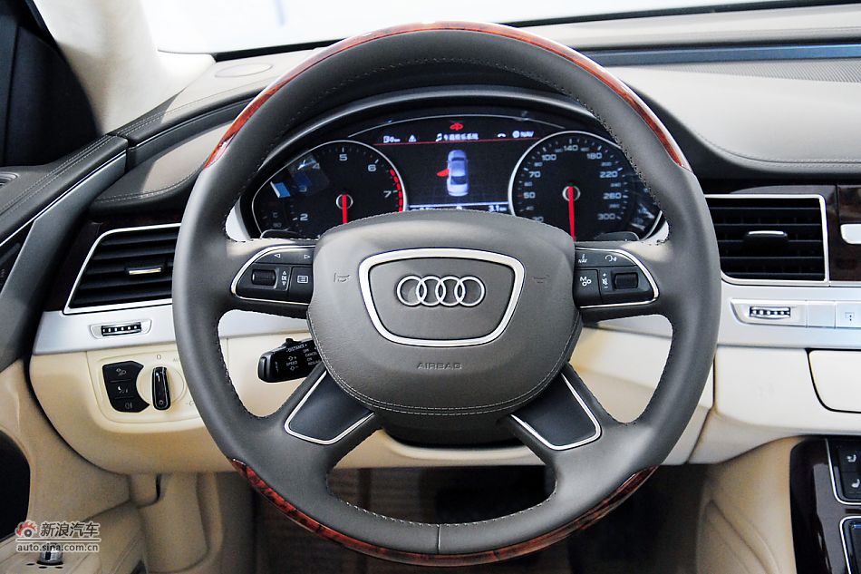 2011款奥迪A8L到店高清实拍