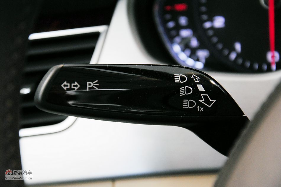 2011款奥迪A8L到店高清实拍