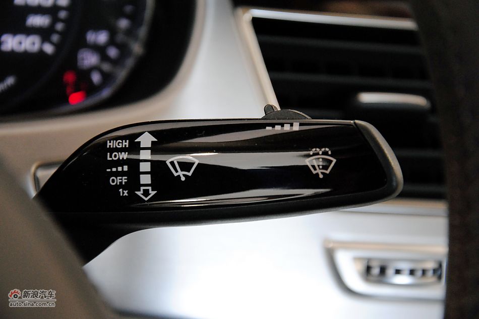 2011款奥迪A8L到店高清实拍