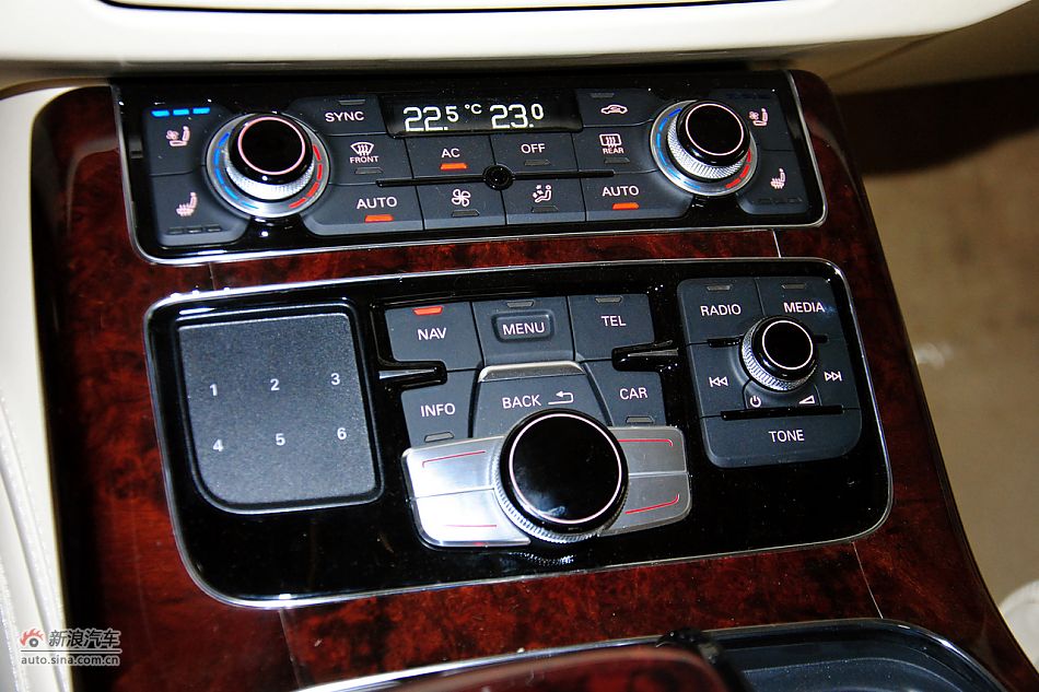 2011款奥迪A8L到店高清实拍