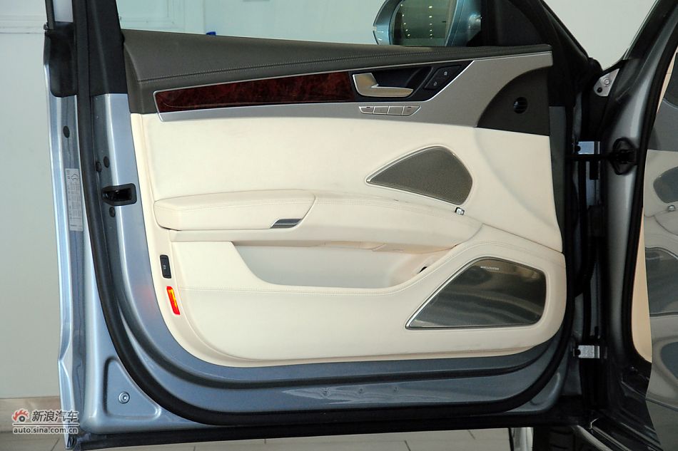 2011款奥迪A8L到店高清实拍