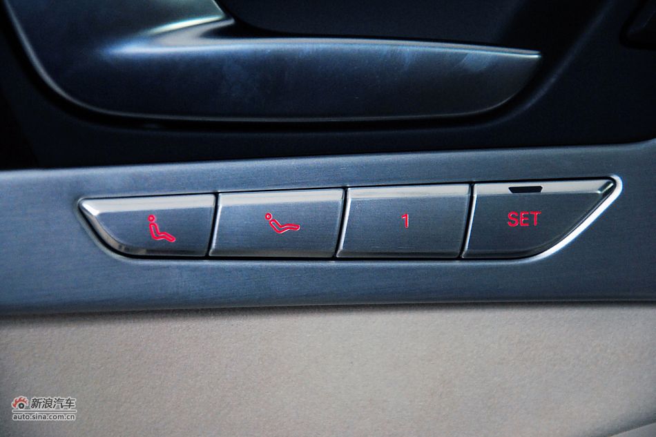 2011款奥迪A8L到店高清实拍