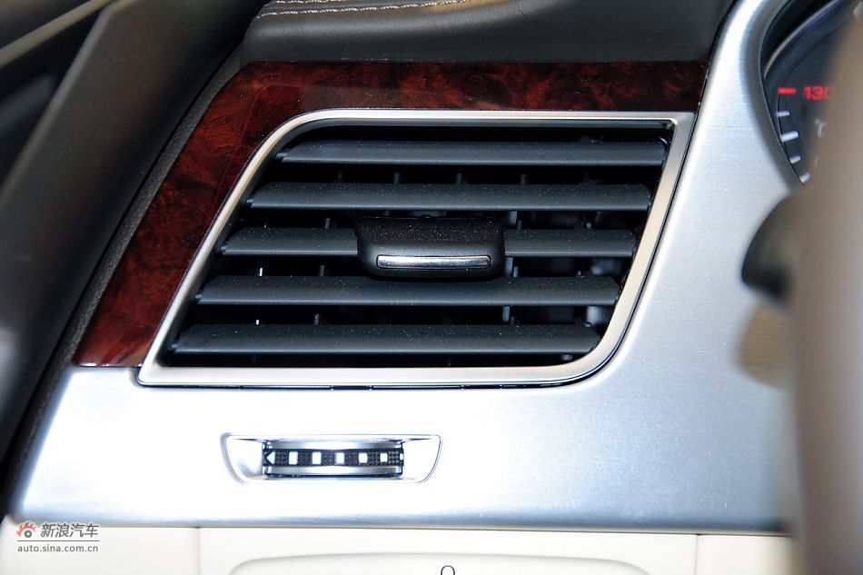 2011款奥迪A8L到店高清实拍
