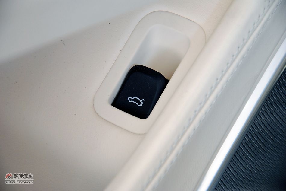 2011款奥迪A8L到店高清实拍