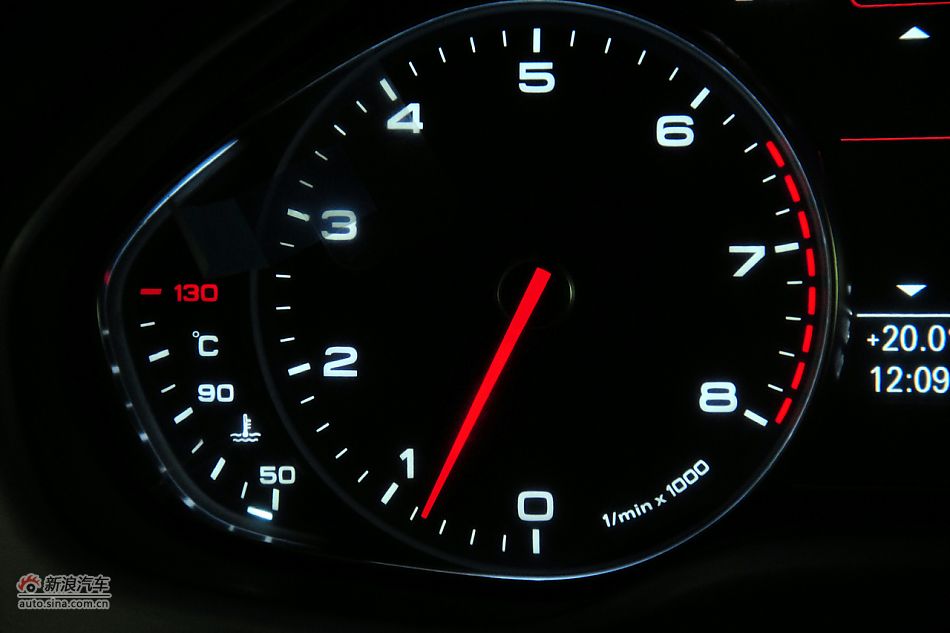 2011款奥迪A8L到店高清实拍