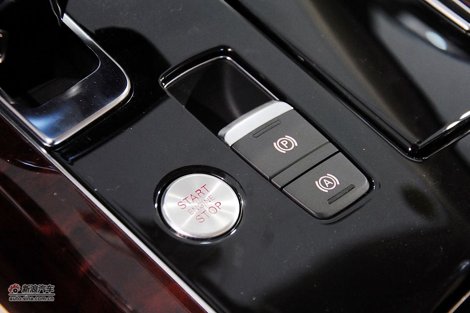 2011款奥迪A8L到店高清实拍