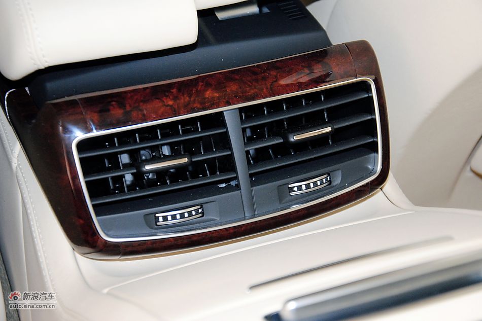 2011款奥迪A8L到店高清实拍