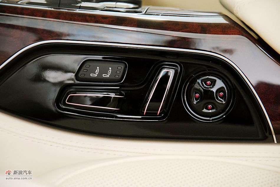 2011款奥迪A8L到店高清实拍