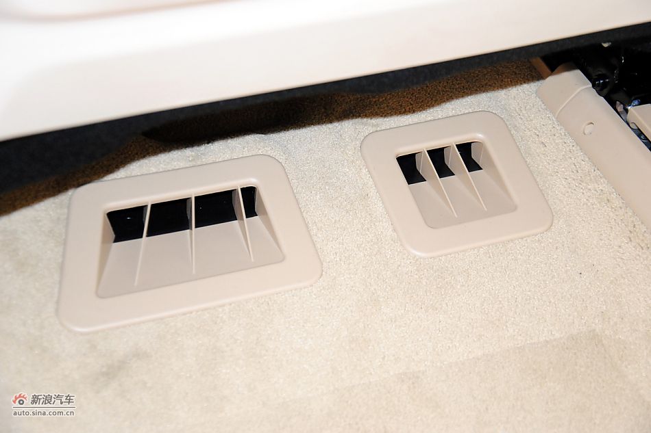 2011款奥迪A8L到店高清实拍