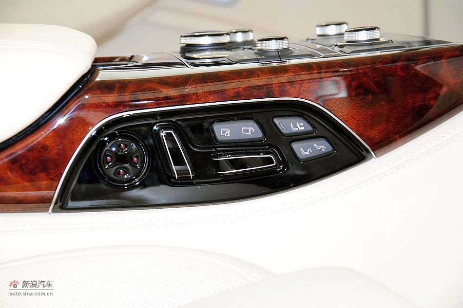 2011款奥迪A8L到店高清实拍