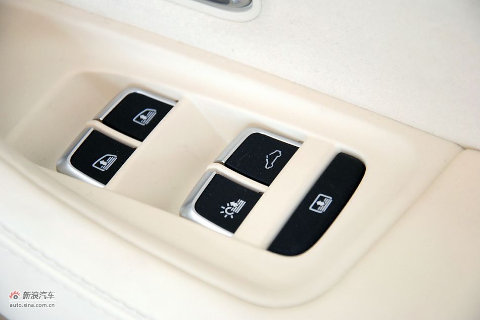 2011款奥迪A8L到店高清实拍