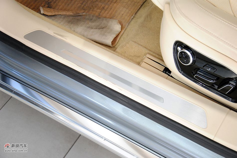 2011款奥迪A8L到店高清实拍