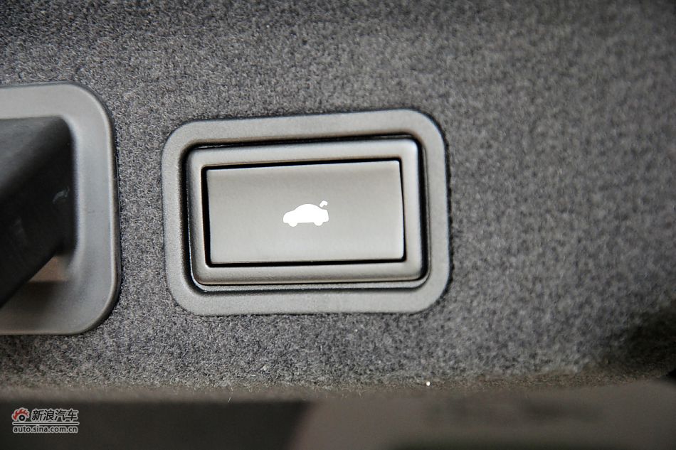 2011款奥迪A8L到店高清实拍