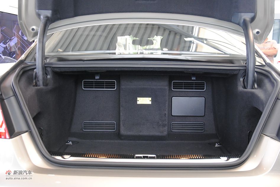 2011款奥迪A8L 6.3L FST W12