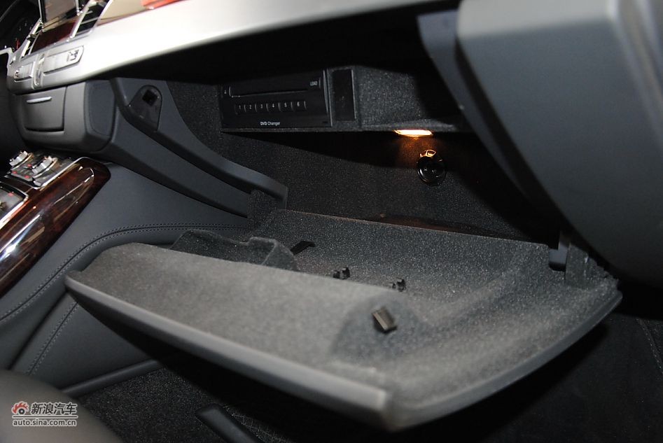 2011款奥迪A8L 6.3L FST W12