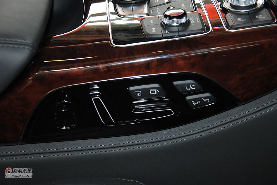 2011款奥迪A8L 6.3L FST W12