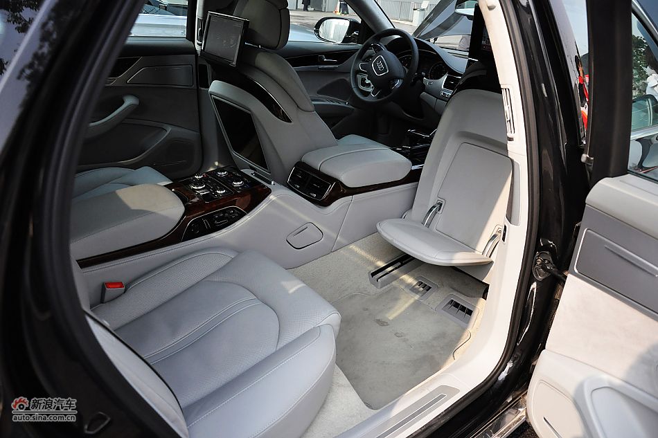 全新奥迪A8L内饰