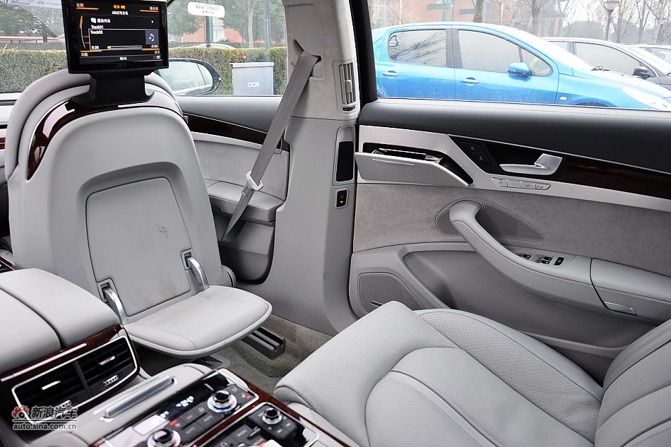 全新奥迪A8L内饰