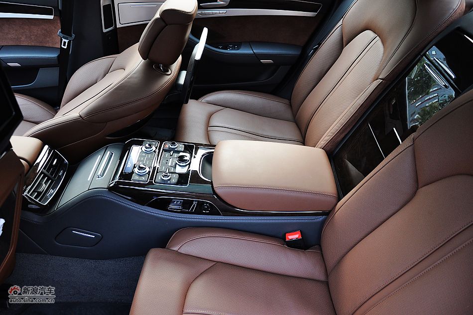 全新奥迪A8L内饰
